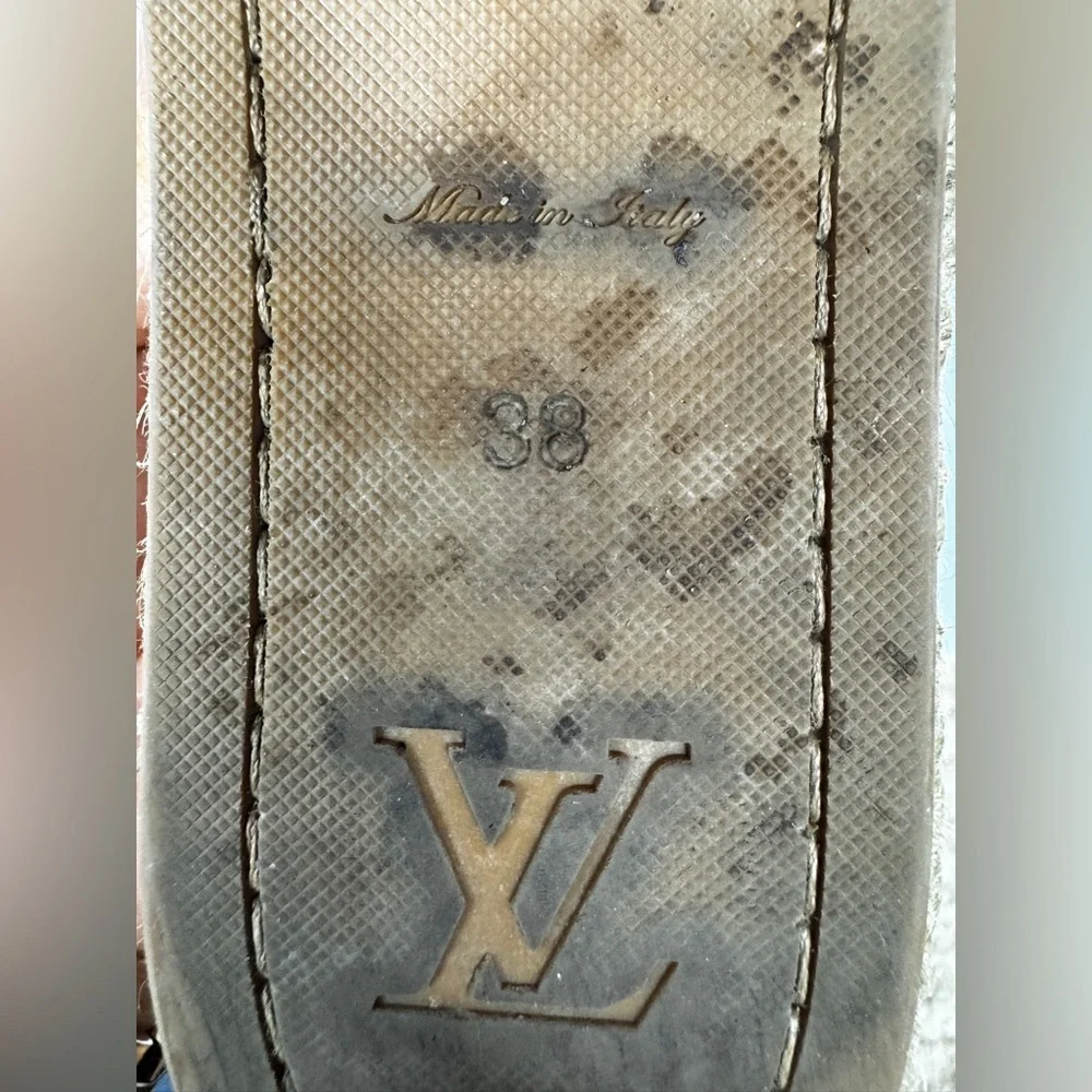 Louis Vuitton Cream Espadrilles in poor condition Size 38